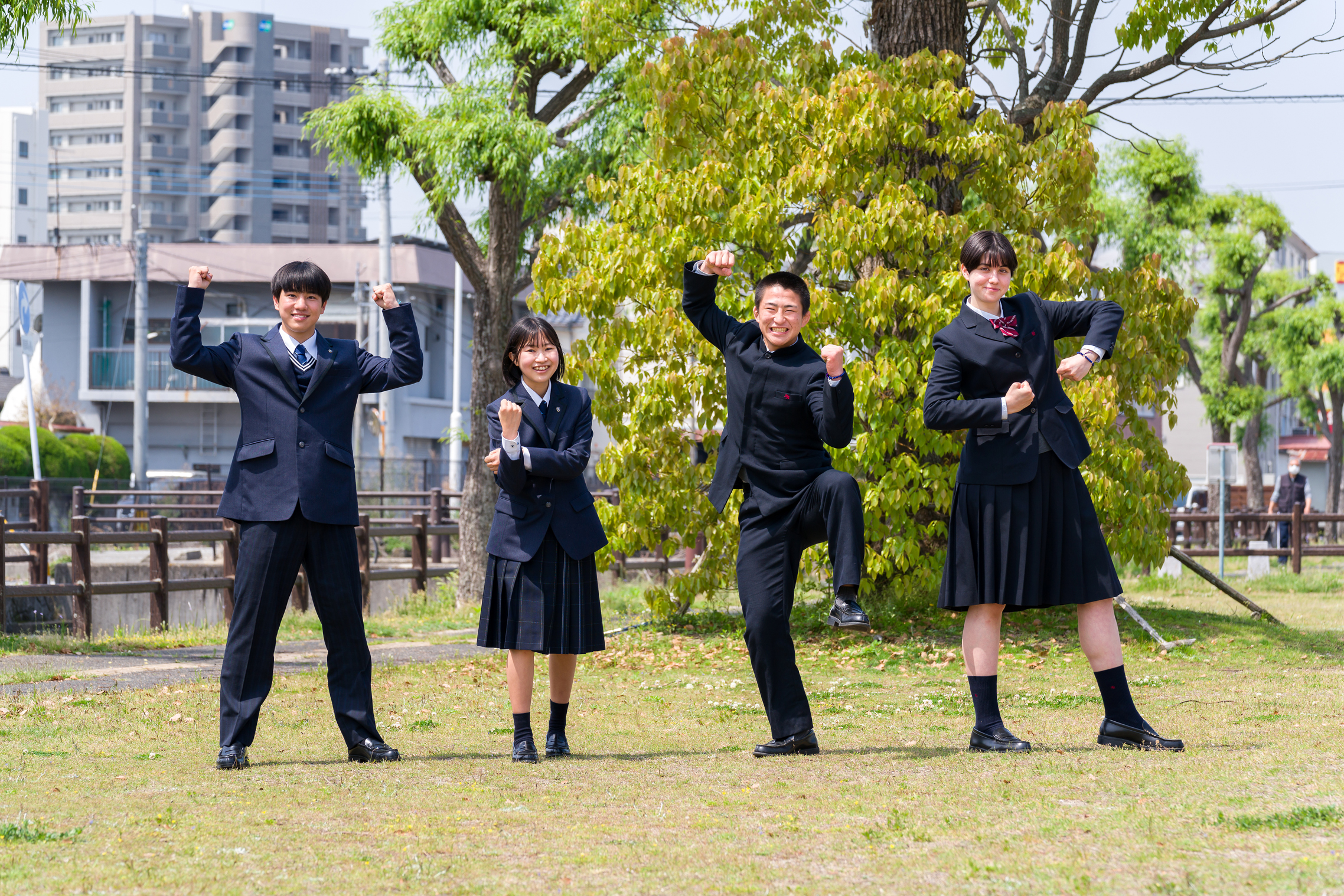 東九州龍谷高等学校制服画像
